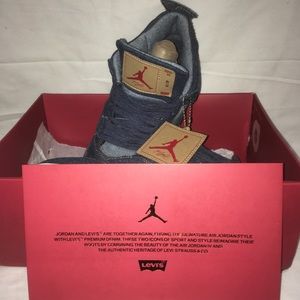 Air Jordan 4 Levi NRG Blue denim/gum